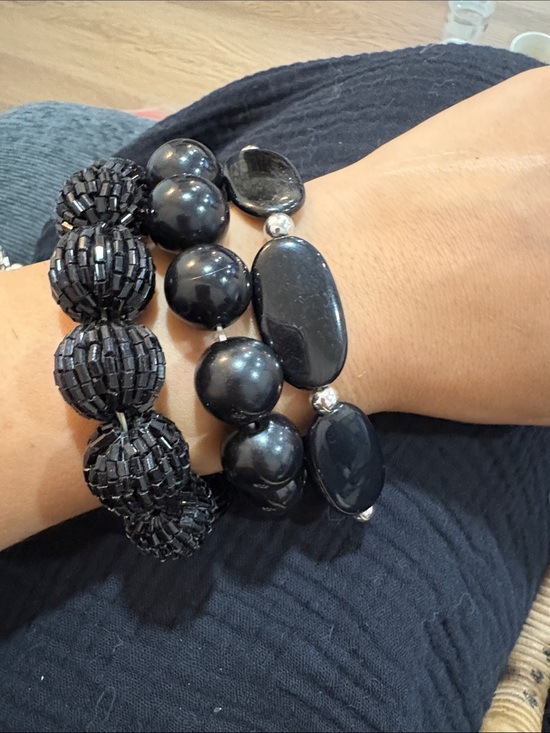 Jewelry - 5-Black Beaded Stretch Bracelet Set - Elegant Women's Jewelry